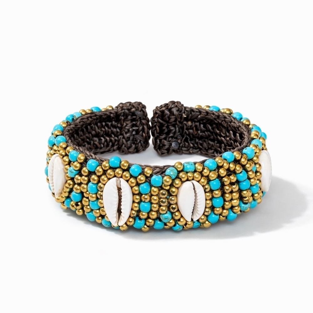 Elegant Beaded Bracelet with Turquoise and Gold